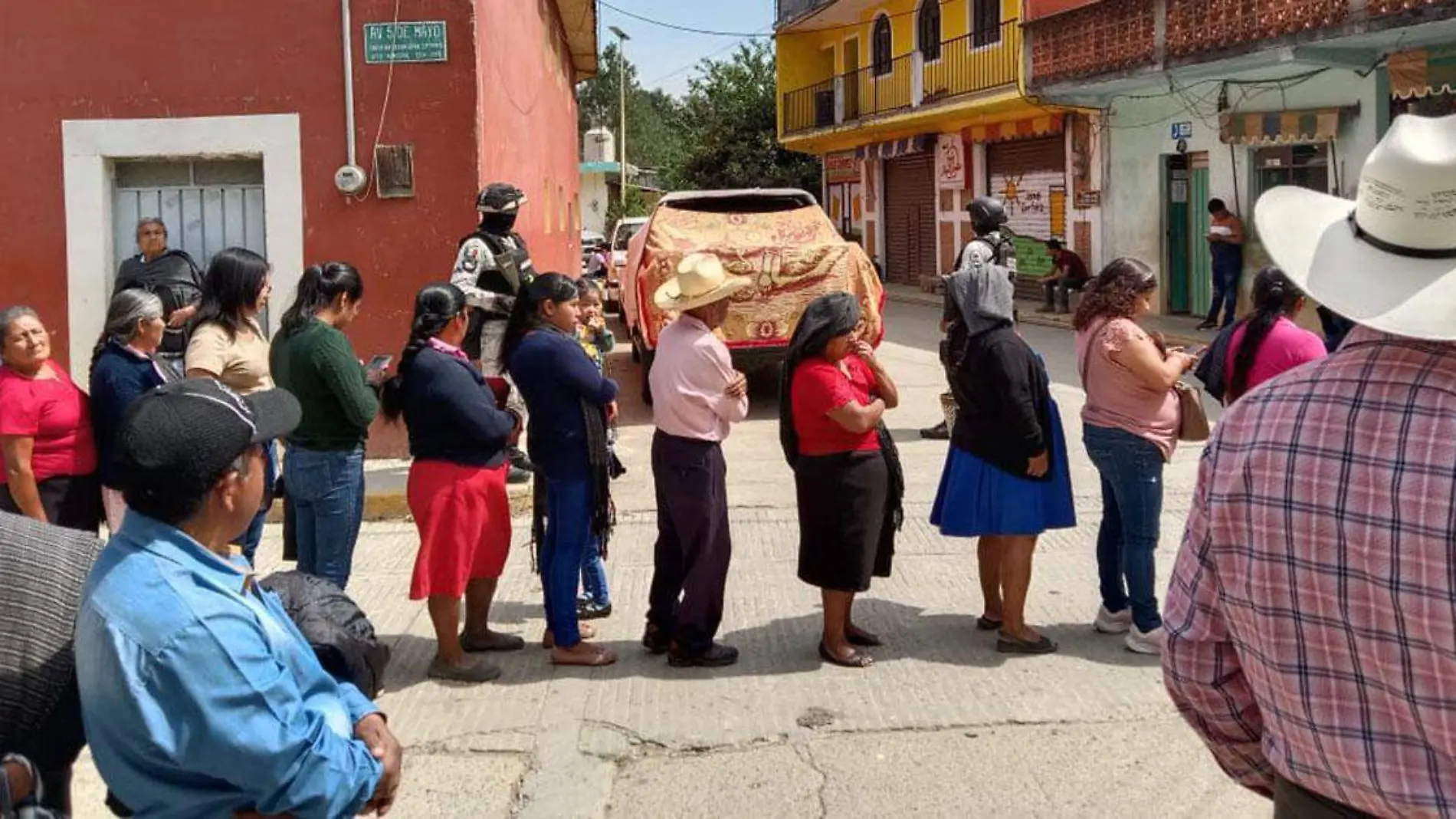 Después de tres años de conflicto, hoy el pueblo de Coyomeapan ríe y mantiene la esperanza de que en los próximos meses